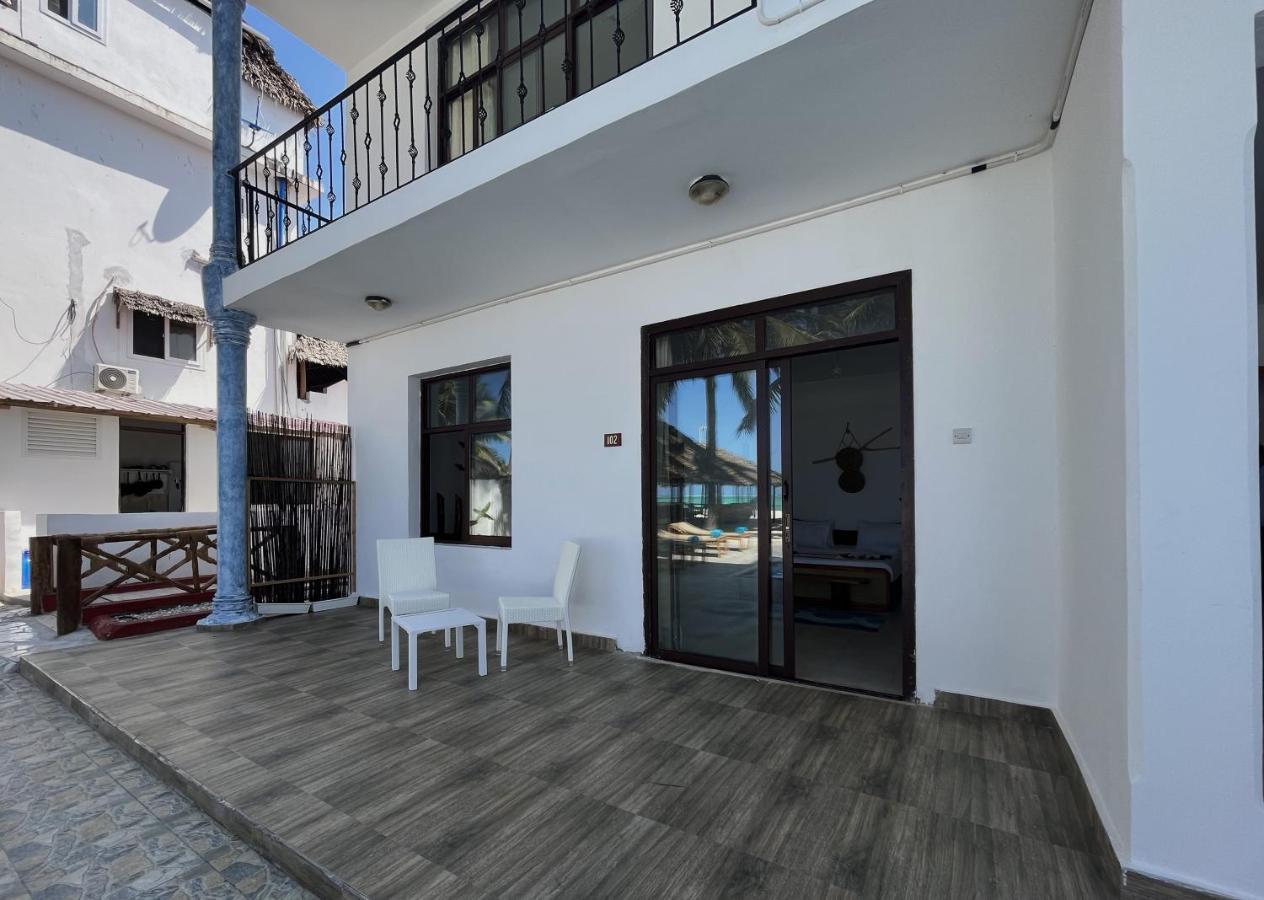 Bianco Azzurro Hotel & Restaurant Пвани-Мчангани Экстерьер фото