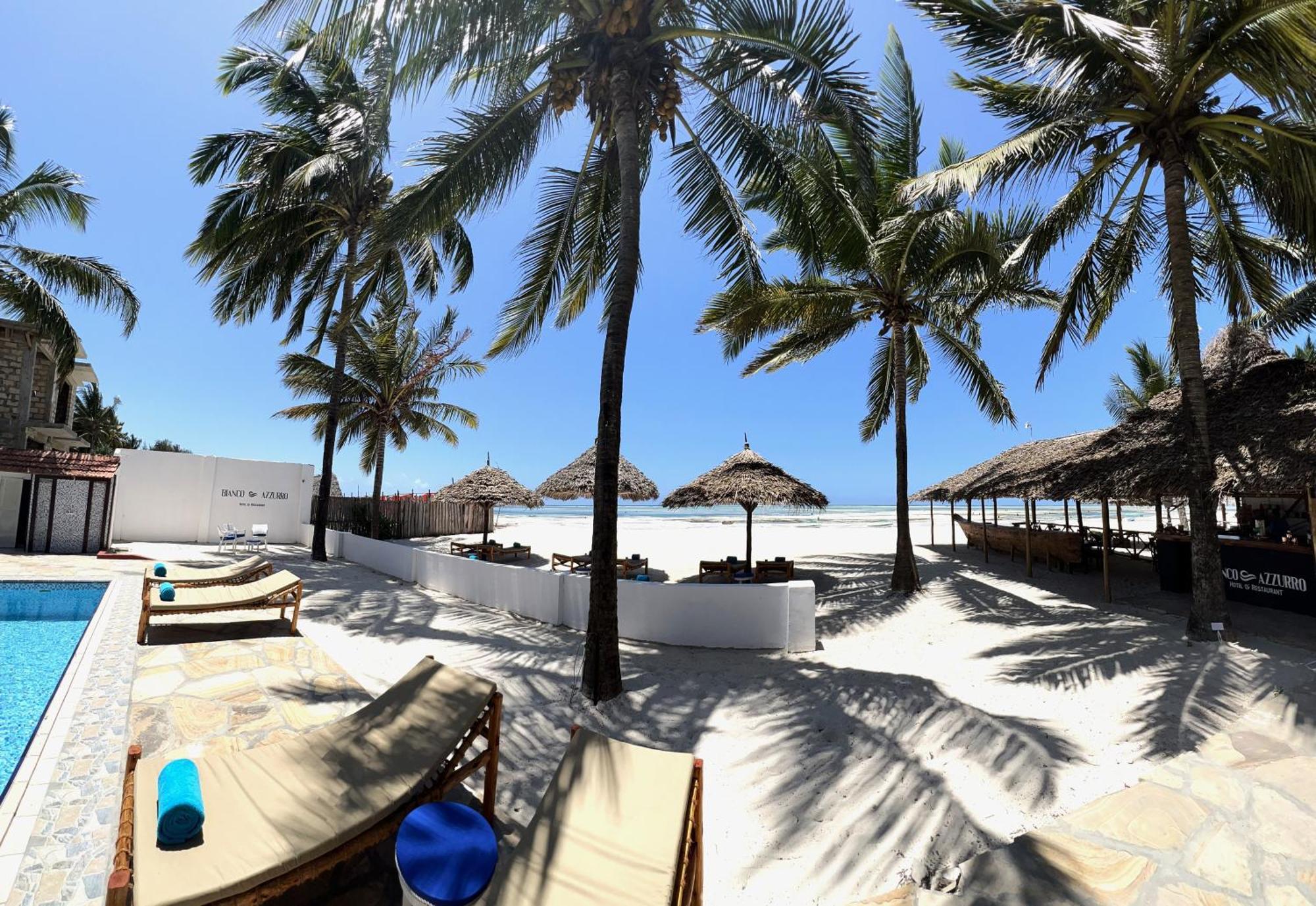 Bianco Azzurro Hotel & Restaurant Пвани-Мчангани Экстерьер фото
