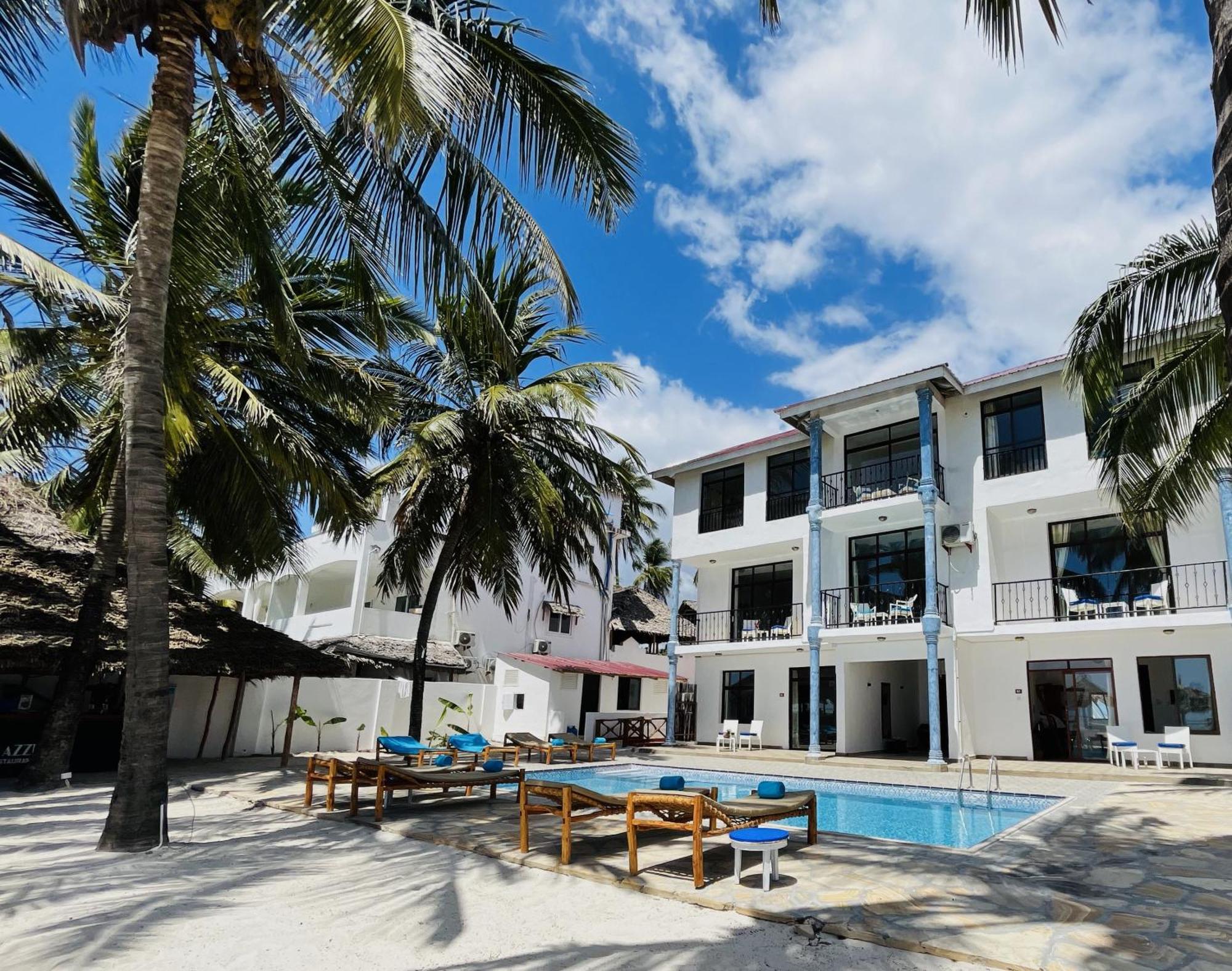 Bianco Azzurro Hotel & Restaurant Пвани-Мчангани Экстерьер фото